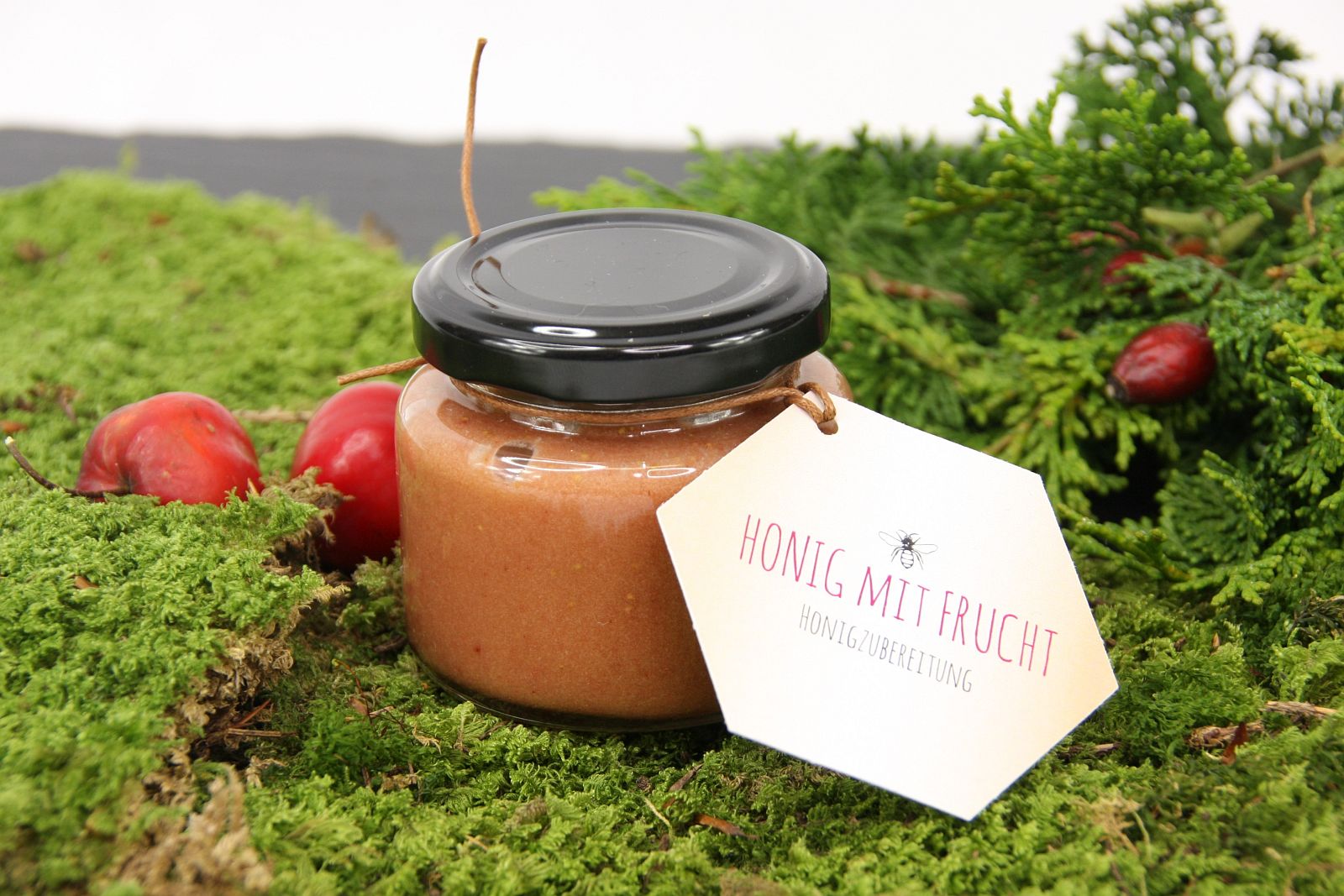 Honig mit Frucht "Erdbeere" 0,125kg Honig mit Frucht "Erdbeere" 0,125kg